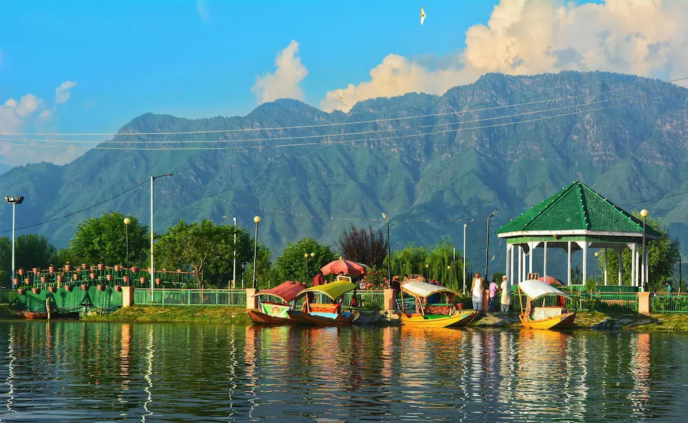 Lake and river destinations for North India travel